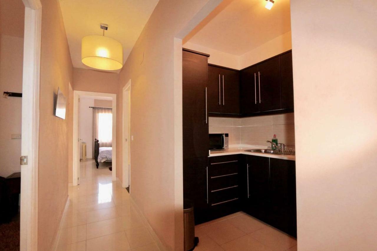 3- Bedroom Apartment In The Centre Of Calpe With Nice Living Room, 1 Bathroom. 외부 사진