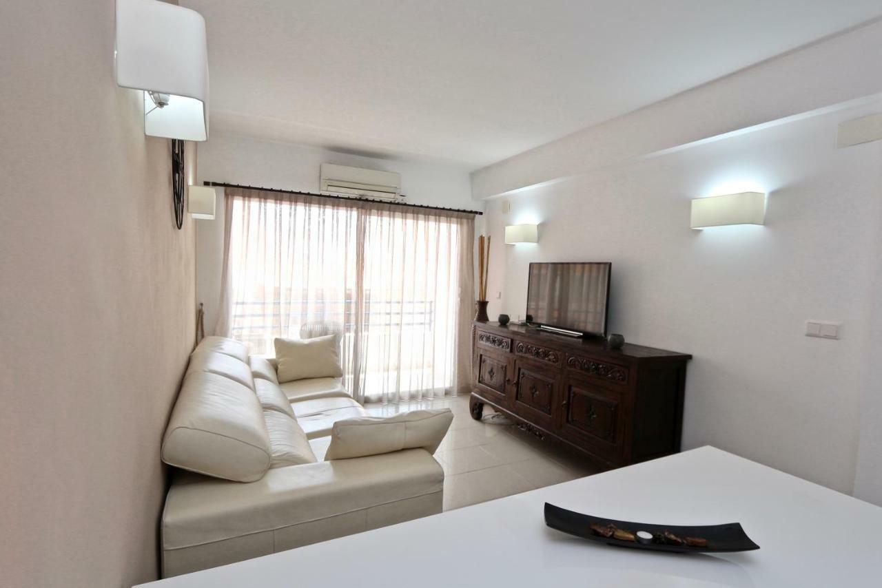 3- Bedroom Apartment In The Centre Of Calpe With Nice Living Room, 1 Bathroom. 외부 사진